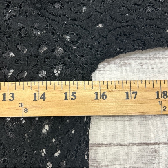 Zara women’s laced blouse quarter sleeve key hole back black Small - Picture 4 of 5